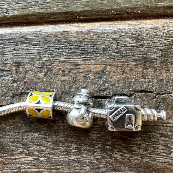 Pandora bracelet 7.5” with 8 beads - Picture 6 of 7